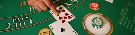 বাংলাদেশে মোবাইলে স্লট গেম খেলার দৃশ্য — bet 3999 প্ল্যাটফর্ম